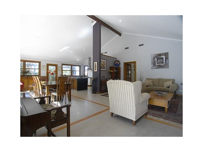 2 Hillview Ave, Muswellbrook NSW 2333