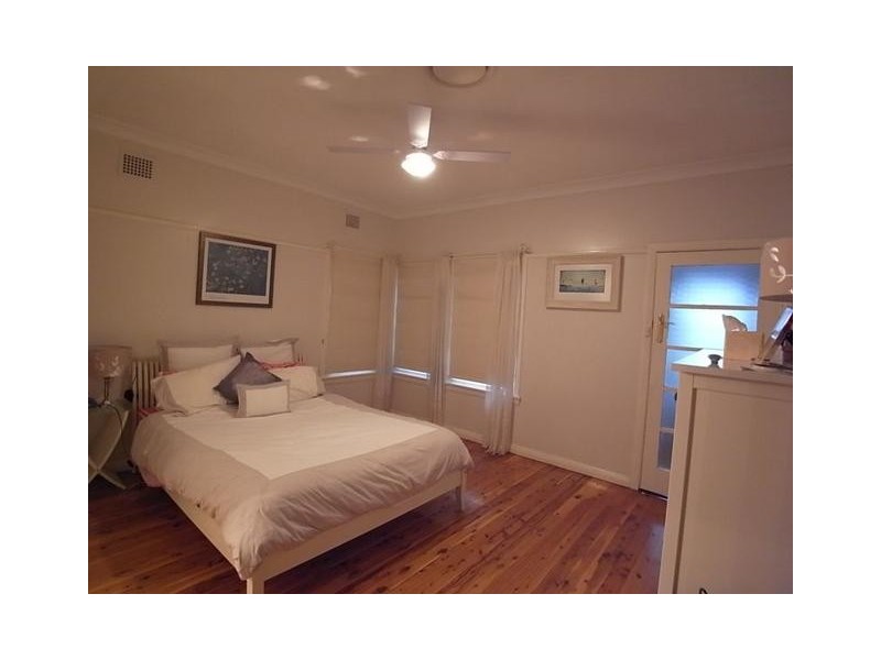 2 Hillview Ave, Muswellbrook NSW 2333