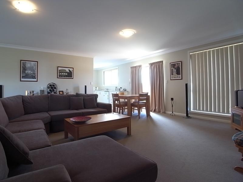 2/4 Silky Oak Close, Muswellbrook NSW 2333