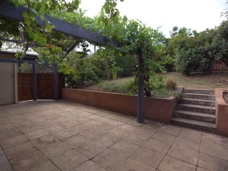2 Hillview Avenue, Muswellbrook NSW 2333