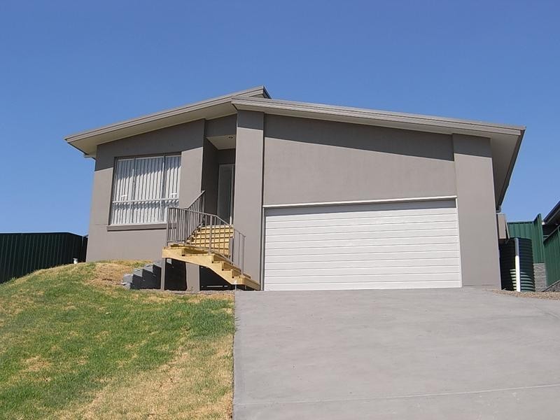 16a Chivers Cct, Muswellbrook NSW 2333
