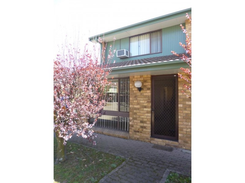 12/1 McClintock Drive, Muswellbrook NSW 2333