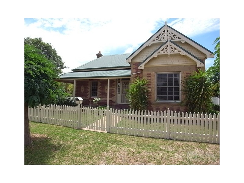 8 Mitchell Street, Muswellbrook NSW 2333