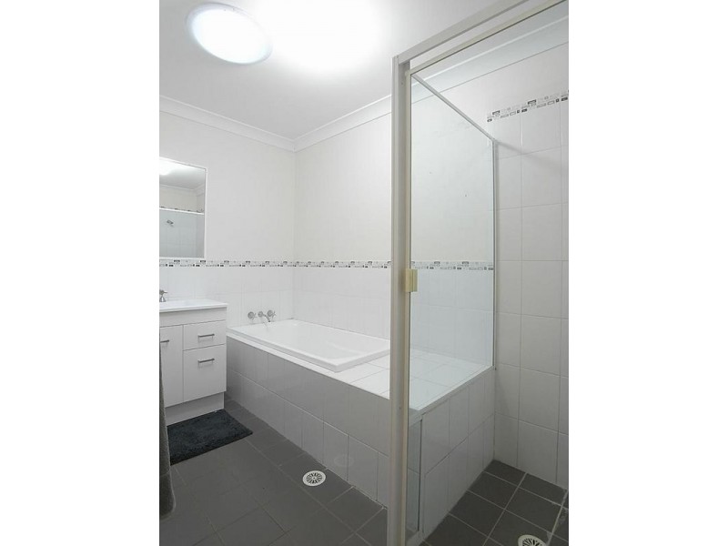 2/21 Bimbadeen Drive, Muswellbrook NSW 2333
