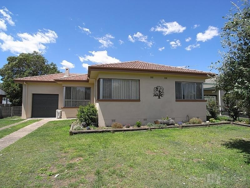 14 Thompson Street, Muswellbrook NSW 2333