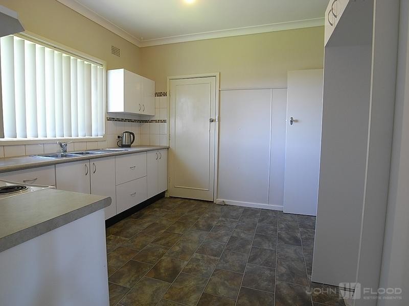 14 Thompson Street, Muswellbrook NSW 2333