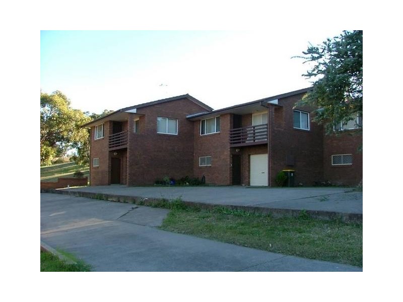 2/104 Bedford Street, Aberdeen NSW 2336