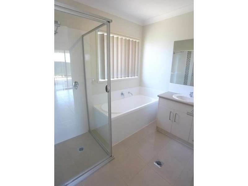 16a Chivers Circuit, Muswellbrook NSW 2333