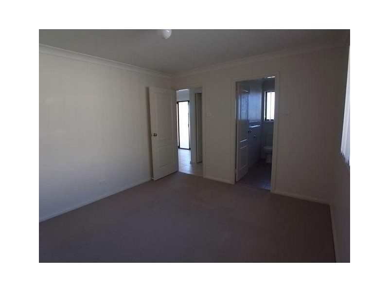 2/13 Skellatar Stock Route, Muswellbrook NSW 2333