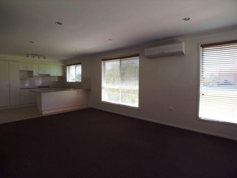 2/166 Queen Street, Muswellbrook NSW 2333
