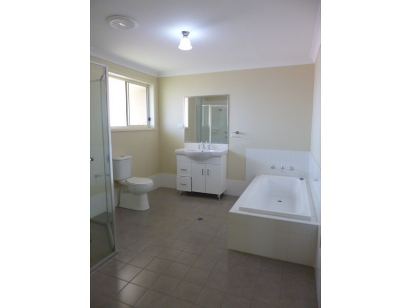 1/4 Northerly Close, Muswellbrook NSW 2333