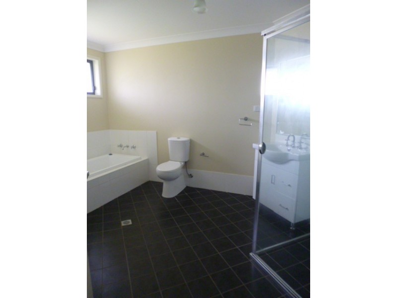 2/4 Northerly Close, Muswellbrook NSW 2333