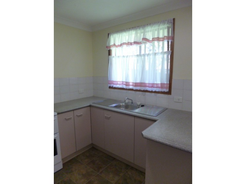 8 Peppermint Road, Muswellbrook NSW 2333