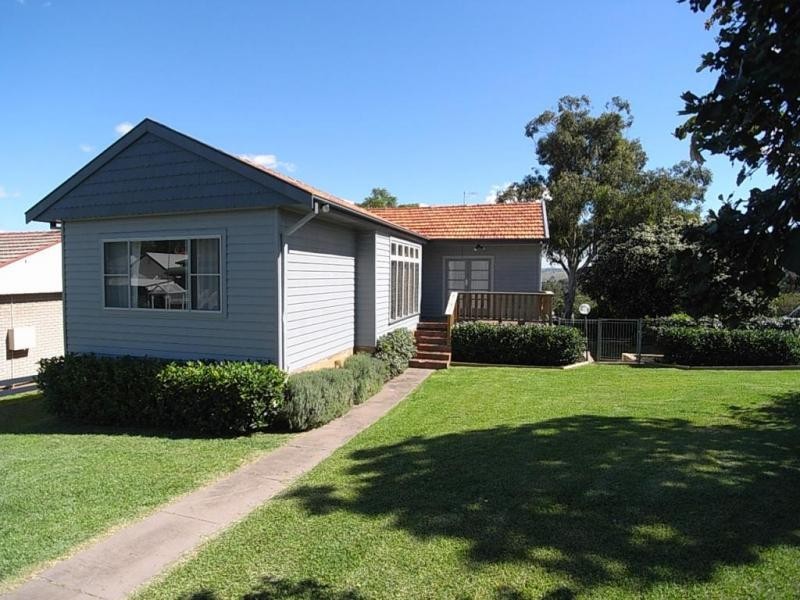 12 Flanders Avenue, Muswellbrook NSW 2333