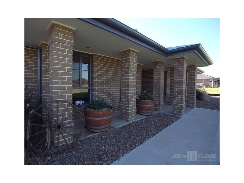 15 Jillaroo Way, Muswellbrook NSW 2333