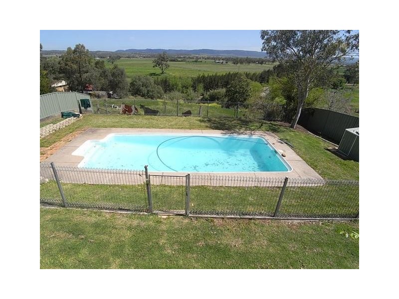 11 Mackenzie Street, Aberdeen NSW 2336