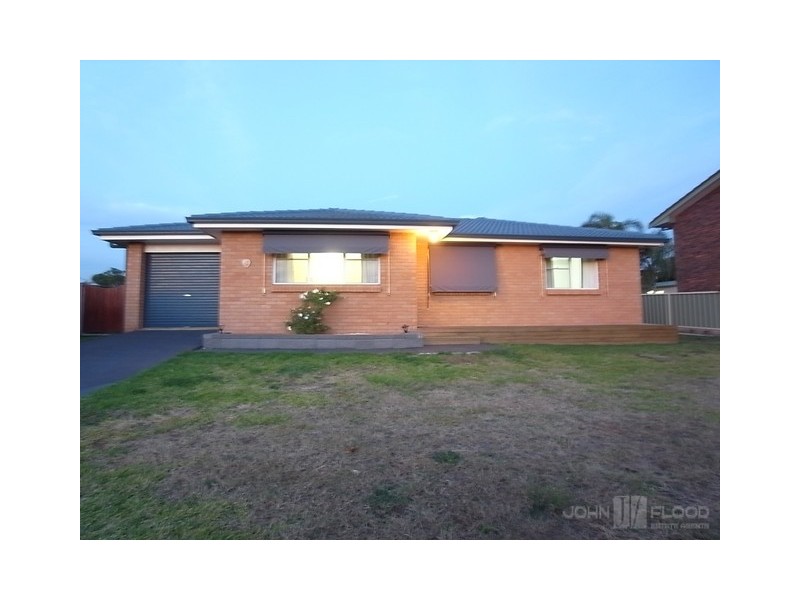 16 Mackenzie Street, Aberdeen NSW 2336