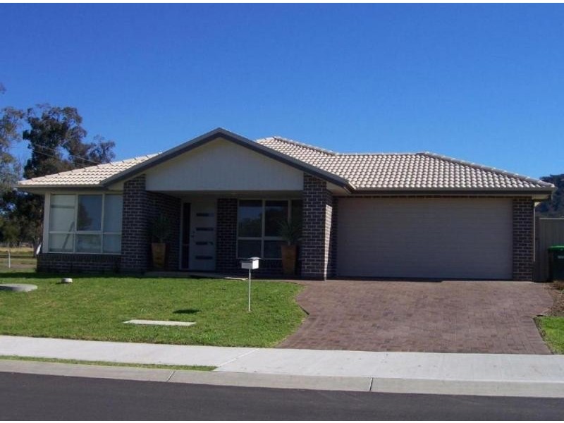 2 Almond Street, Denman NSW 2328