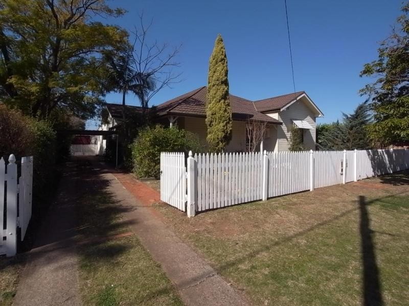 15 Bligh Street, Muswellbrook NSW 2333