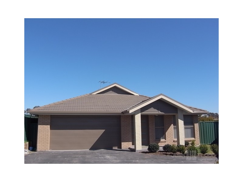 2/38 Chivers Circuit, Muswellbrook NSW 2333