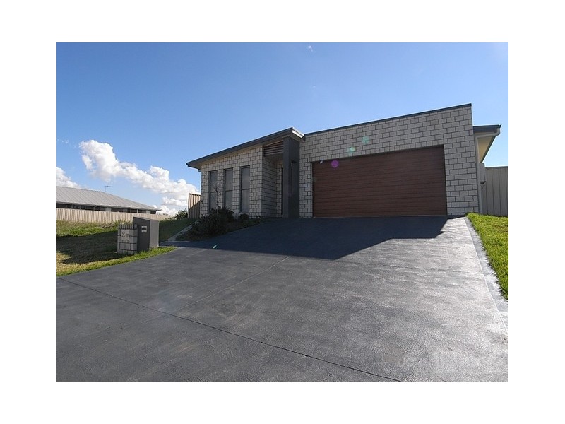 26 Finnegan Crescent, Muswellbrook NSW 2333