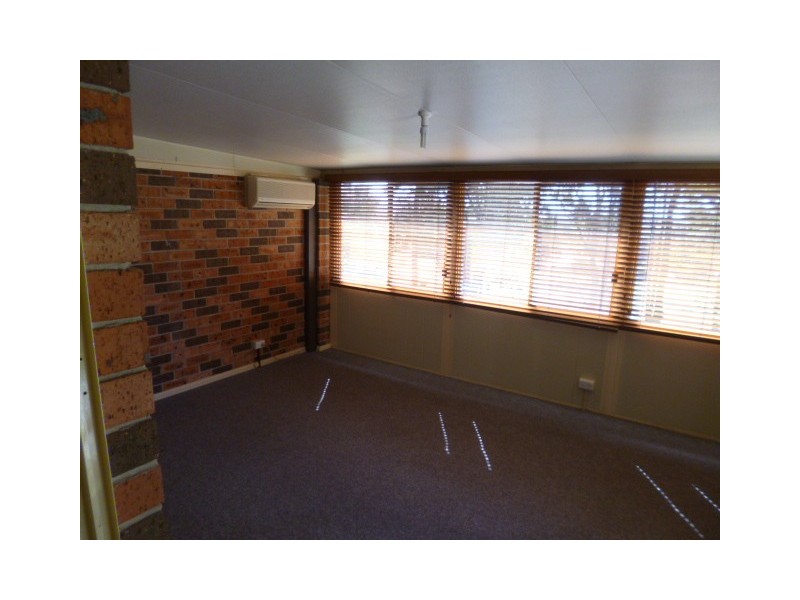 2/6 Hakea Dr, Muswellbrook NSW 2333