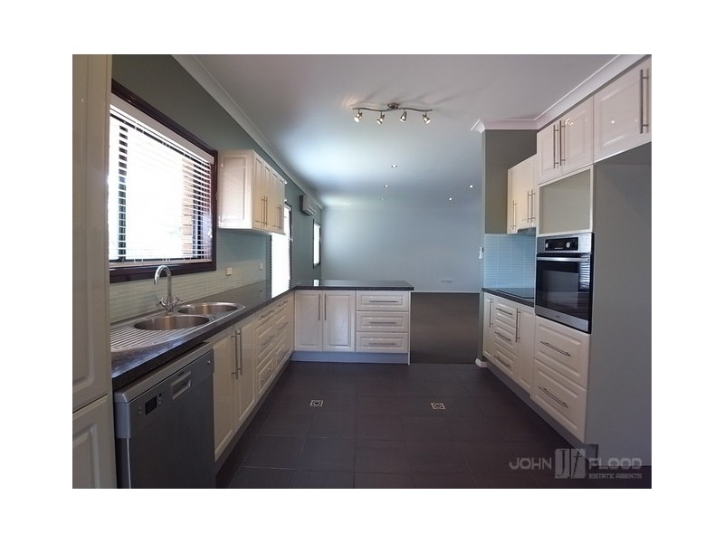 8 Adams Street, Muswellbrook NSW 2333