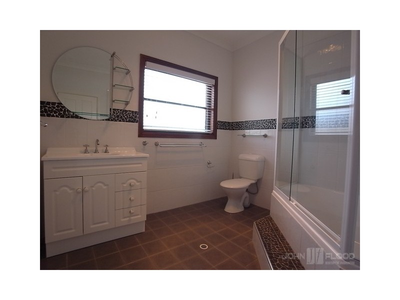 8 Adams Street, Muswellbrook NSW 2333