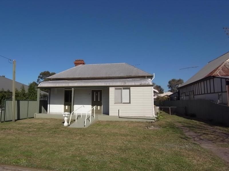 11 Foley Street, Muswellbrook NSW 2333