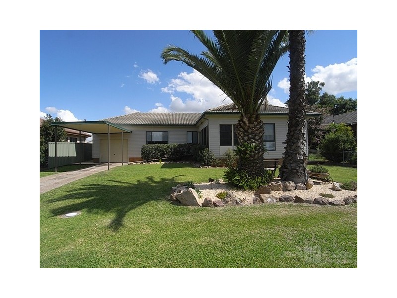 16 Thompson Street, Muswellbrook NSW 2333
