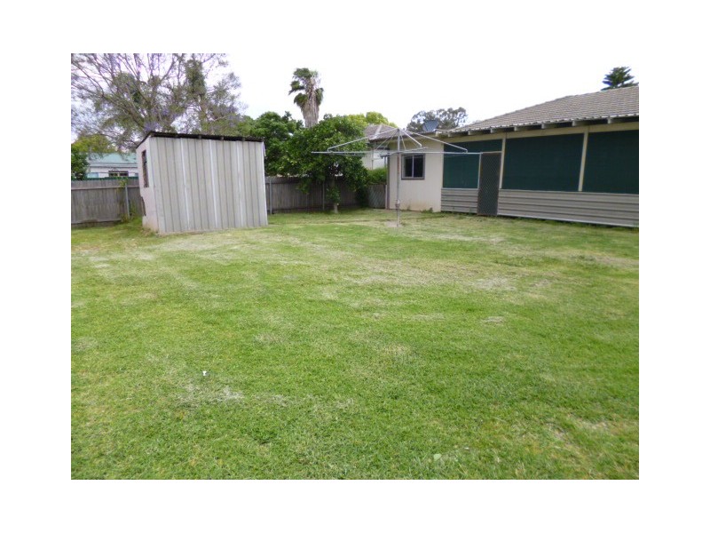 32 Tindale Str, Muswellbrook NSW 2333