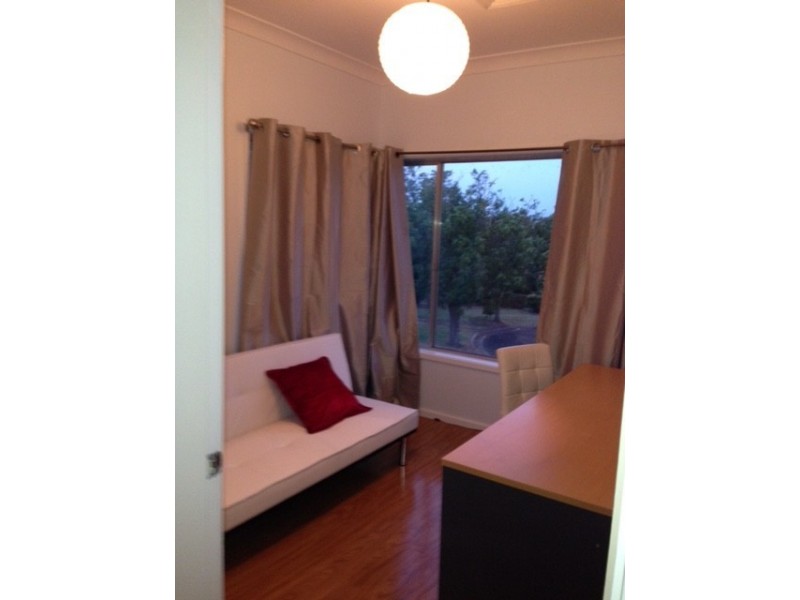 8 Bronte Crescent, Muswellbrook NSW 2333
