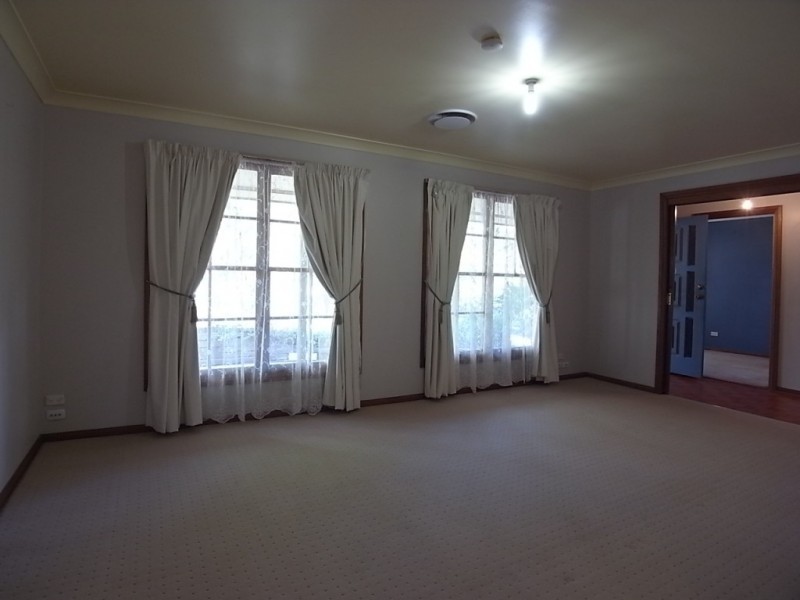 18 Boronia Drive, Muswellbrook NSW 2333