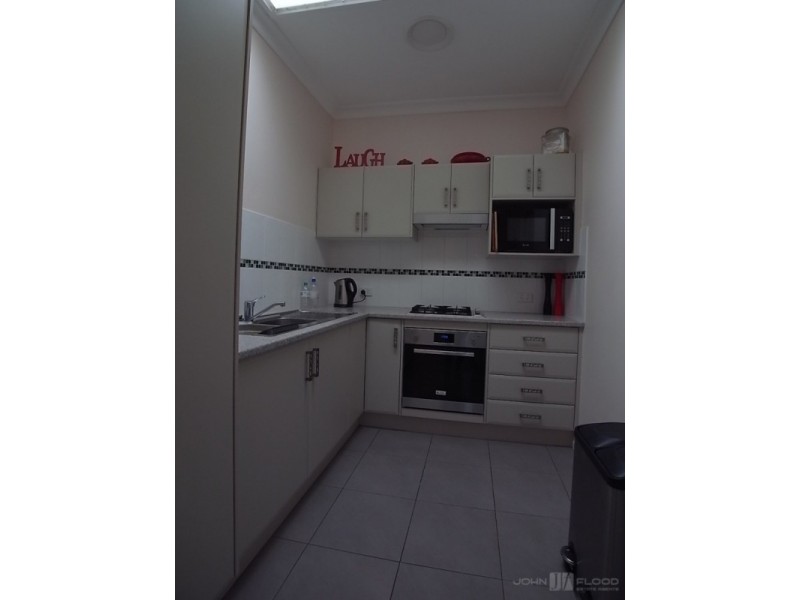 1 & 2/5 Alexander Close, Aberdeen NSW 2336