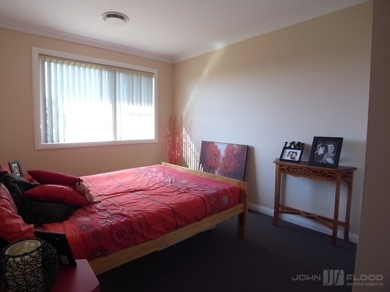 1 & 2/5 Alexander Close, Aberdeen NSW 2336