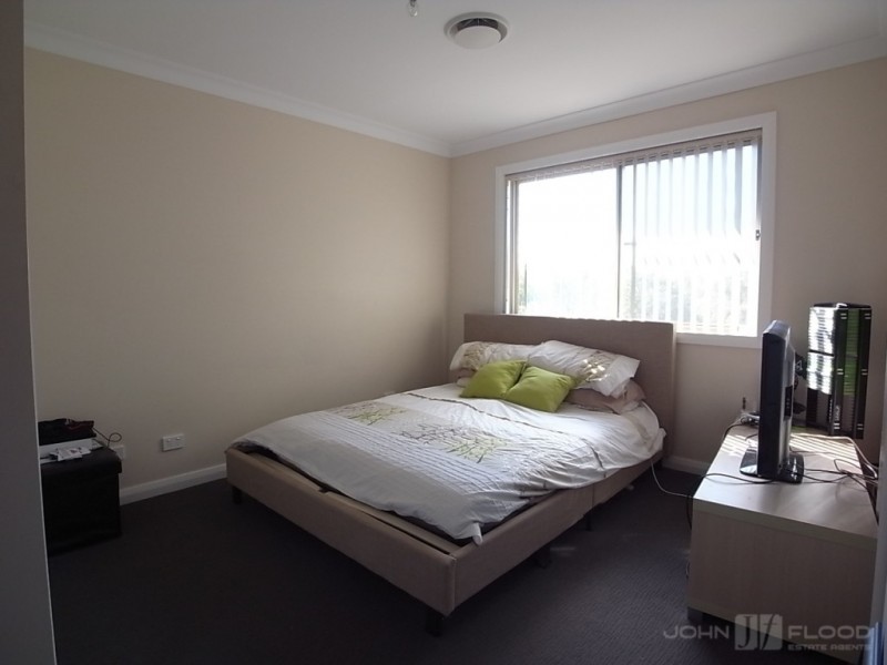1 & 2/5 Alexander Close, Aberdeen NSW 2336