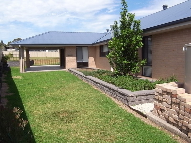 16 Kennedy Close, Muswellbrook NSW 2333