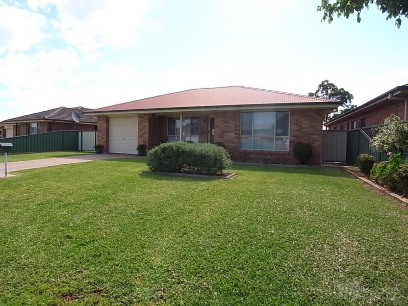 11 Wattle Street, Aberdeen NSW 2336