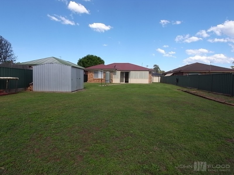 11 Wattle Street, Aberdeen NSW 2336