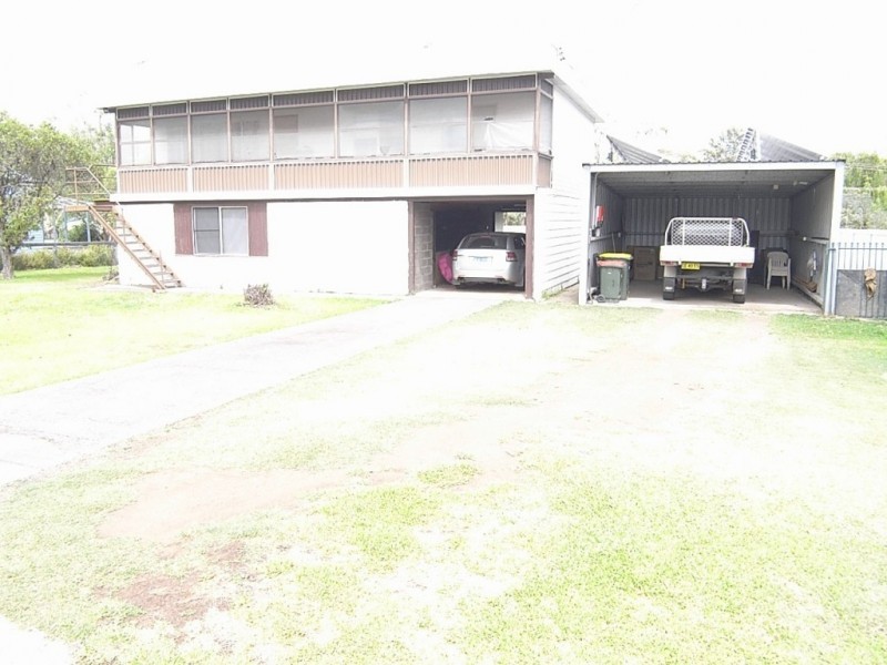 12 Hyde Street, Denman NSW 2328