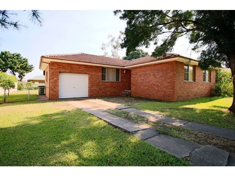 14 Isobella Street, Muswellbrook NSW 2333