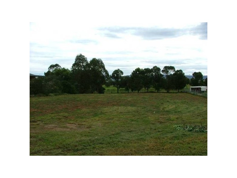 3 & 4 Abercairney Terrace, Aberdeen NSW 2336