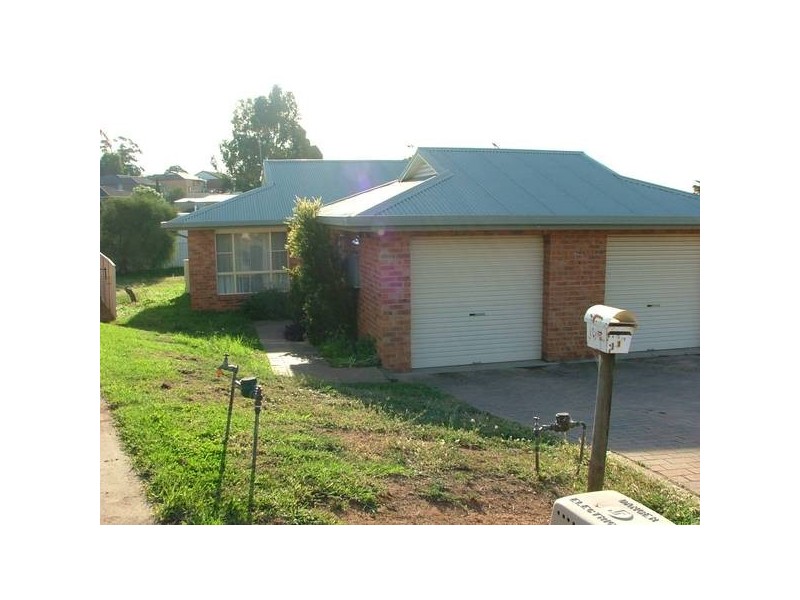 2/12 Peppermint Road, Muswellbrook NSW 2333