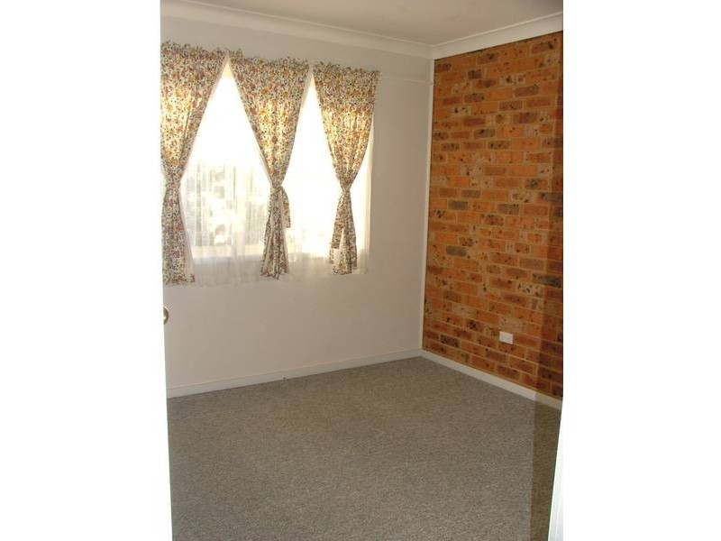 2/12 Peppermint Road, Muswellbrook NSW 2333