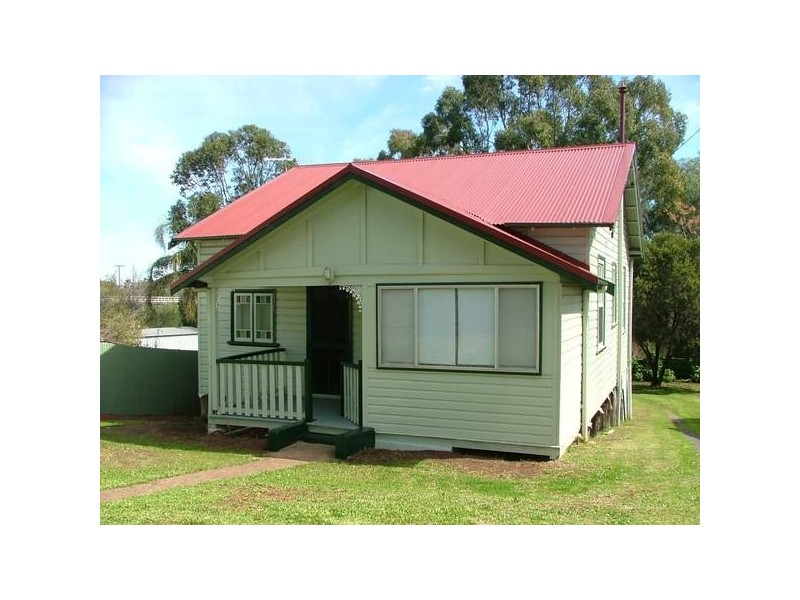4 Aberdeen Street, Muswellbrook NSW 2333