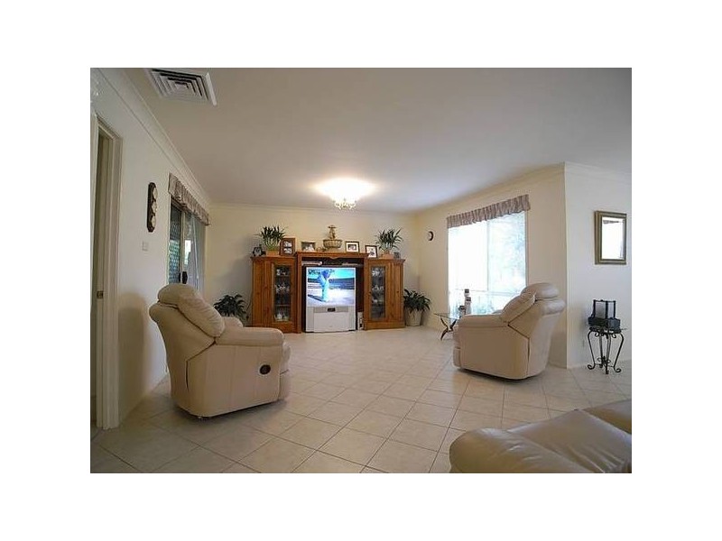 19 Edinglassie Drive, Muswellbrook NSW 2333