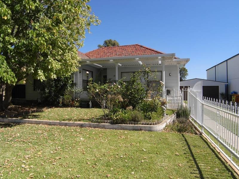 13 Maitland Street, Muswellbrook NSW 2333