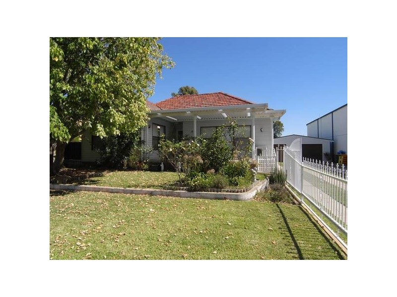 13 Maitland Street, Muswellbrook NSW 2333