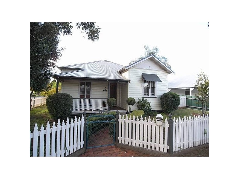 12 Cook St, Muswellbrook NSW 2333