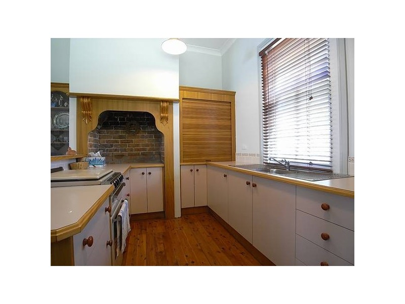 12 Cook St, Muswellbrook NSW 2333